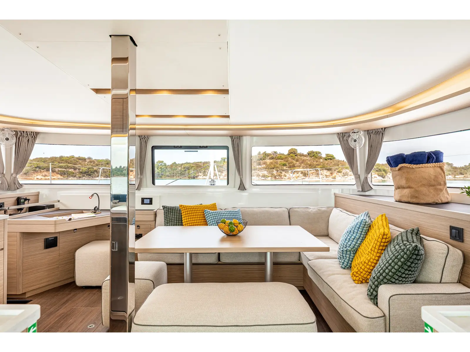 M&M, Interior image