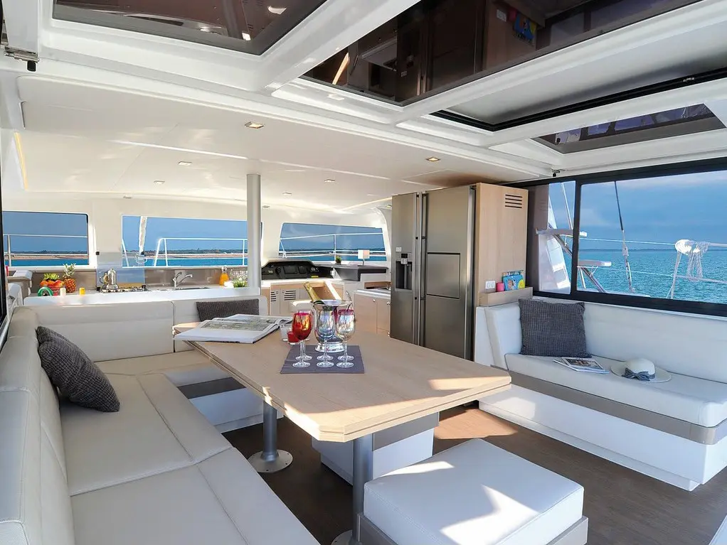 AQUA, Interior image