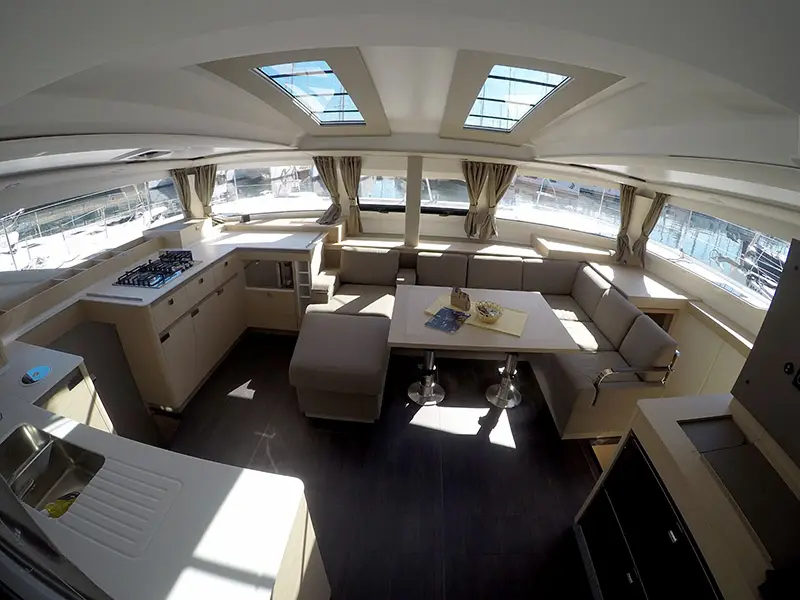 Alize, Interior image