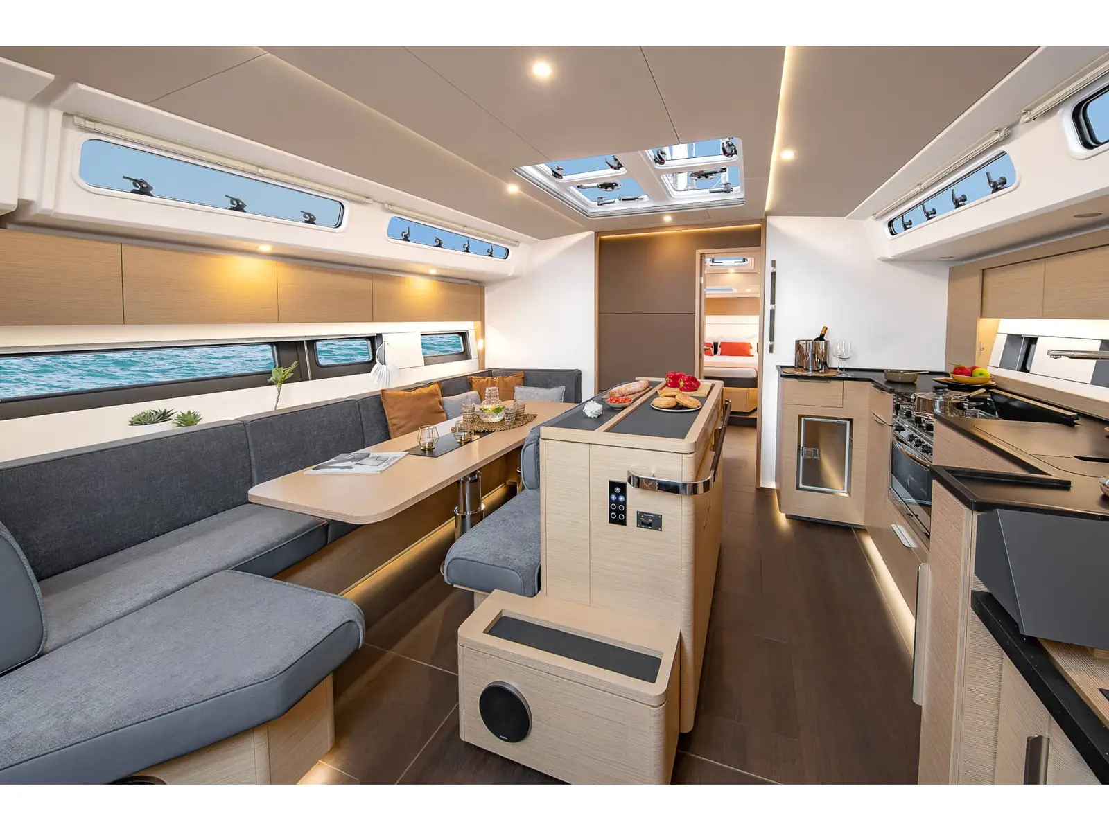 Sea Emerald - Skippered, Interior image