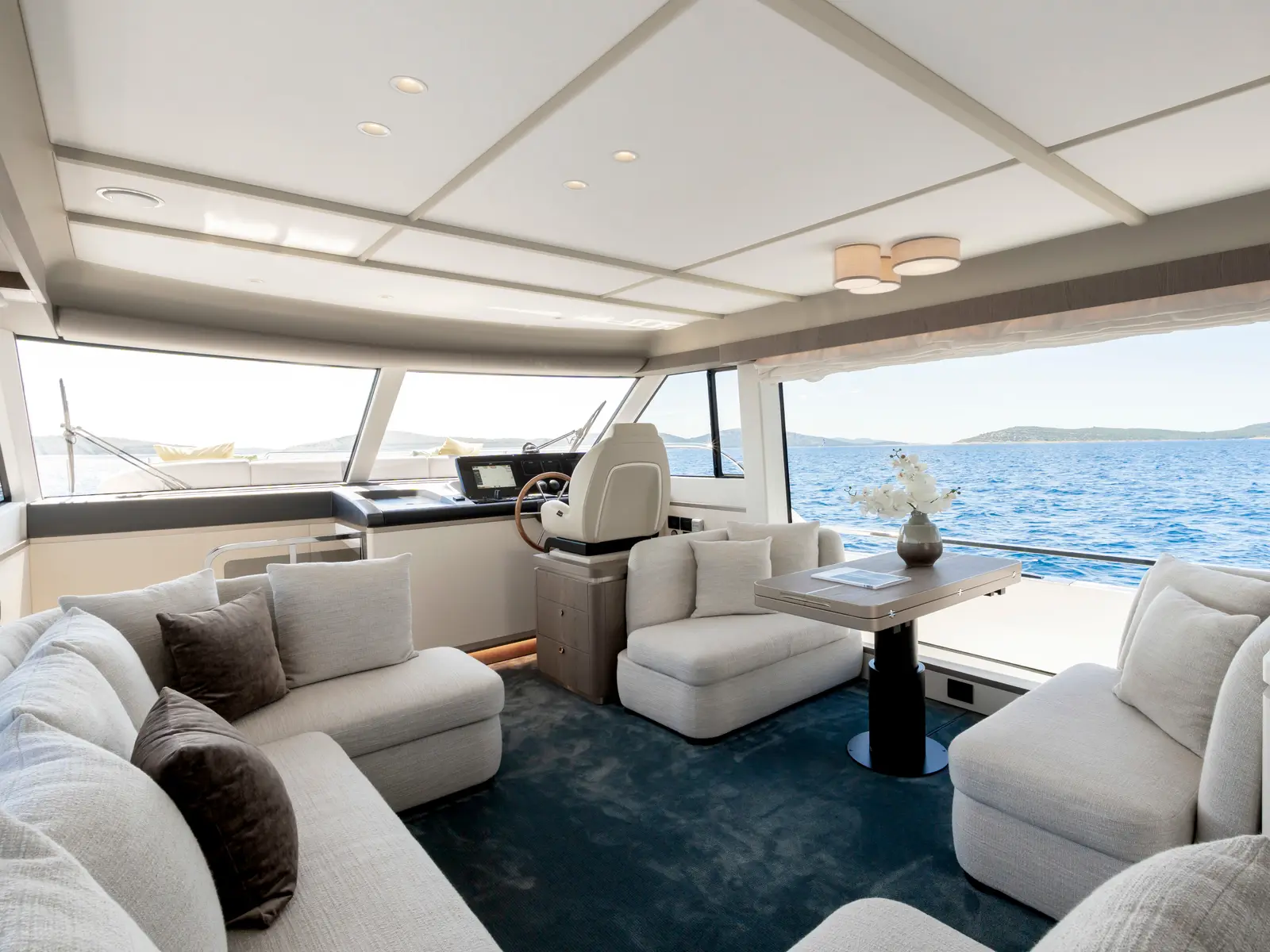 Olivia, Interior image