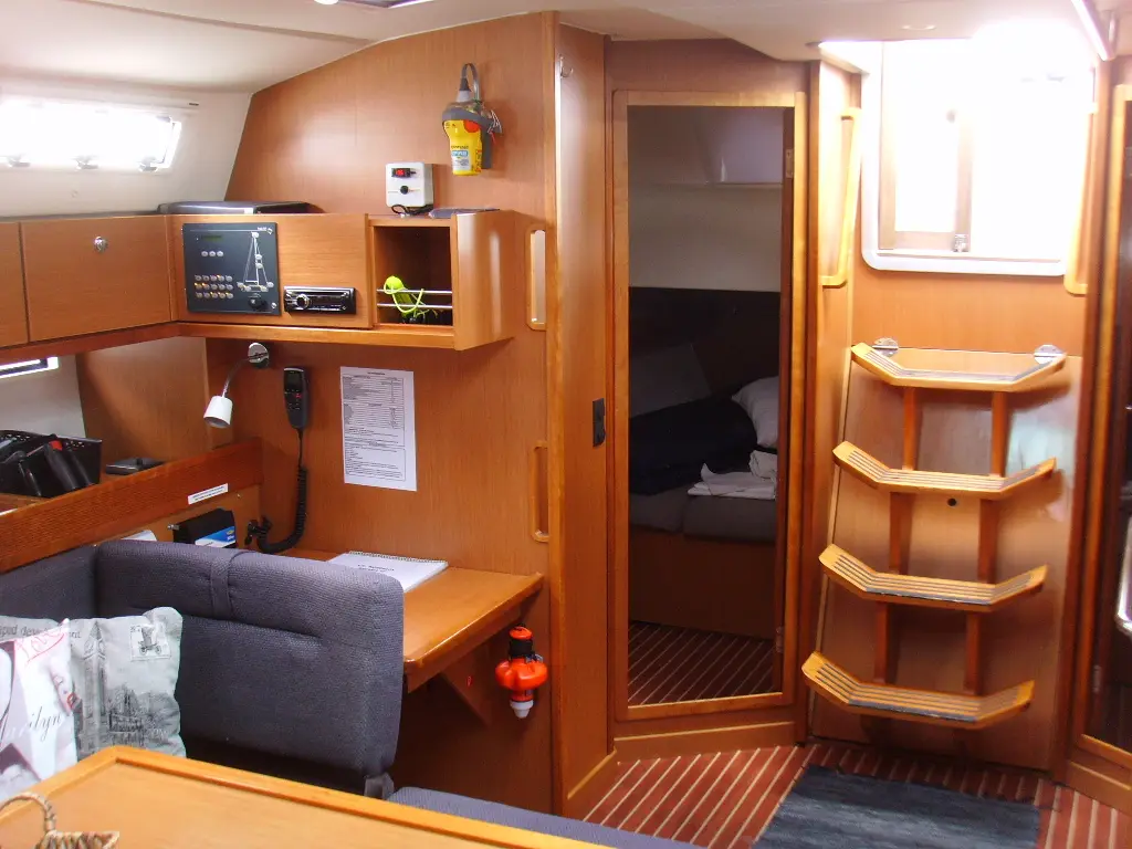 Patroklos, Interior image