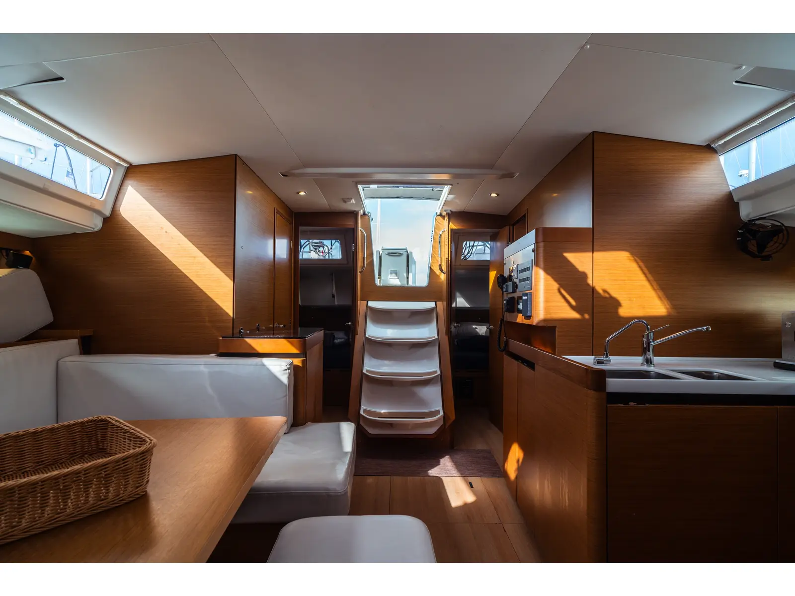 Aurora, Interior image