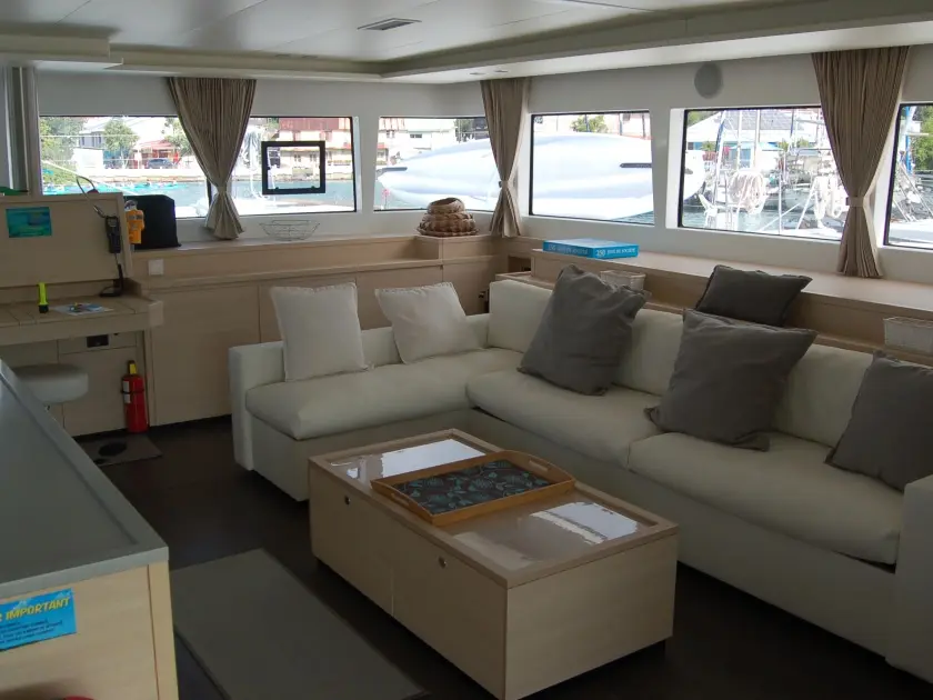 Cabin M06 (RM), Salon