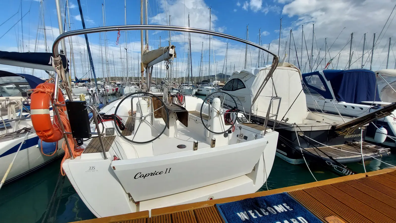 Caprice 2, photograph 16