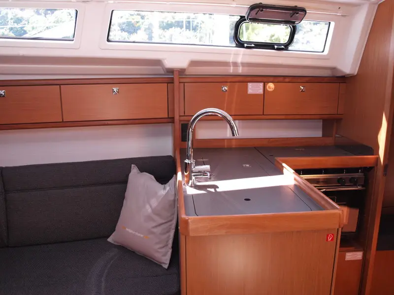 Sea Lion, interior