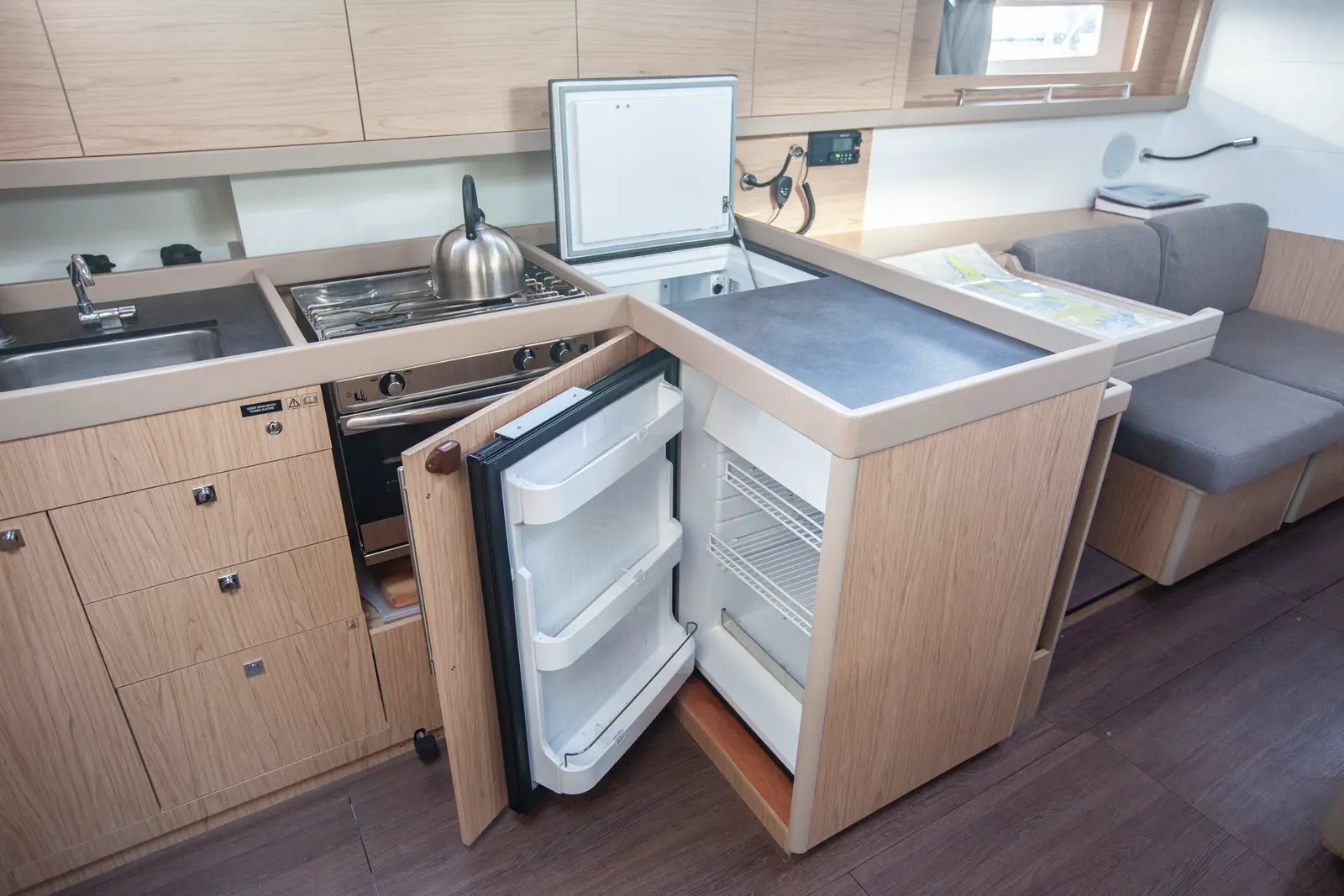 Hande, Fridge