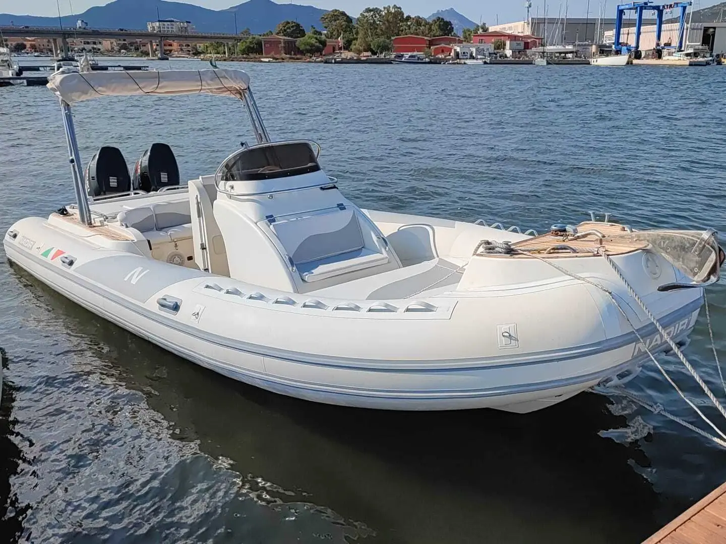 Nadir, Motorboat
