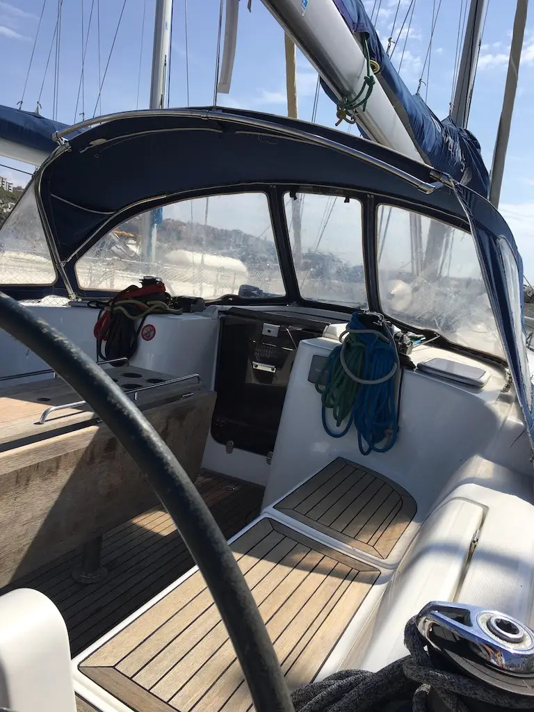 Surprise, cockpit