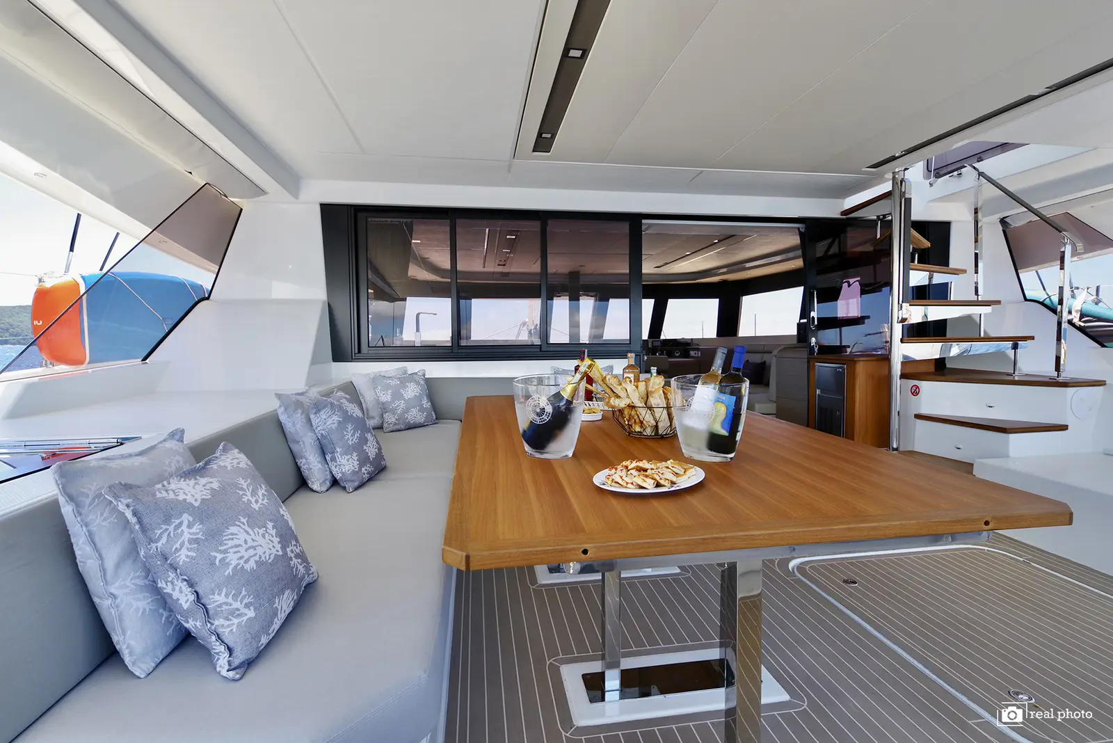 Maurice - Luxury Catamaran, A/C, Generator, Water maker, photograph 19