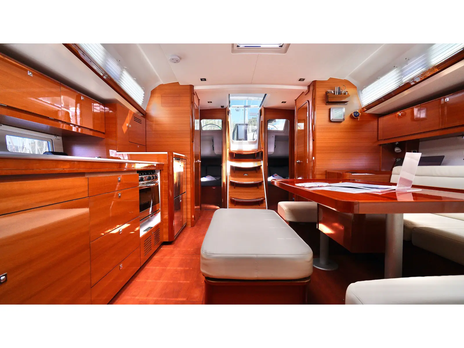 Red Pepper, Interior image