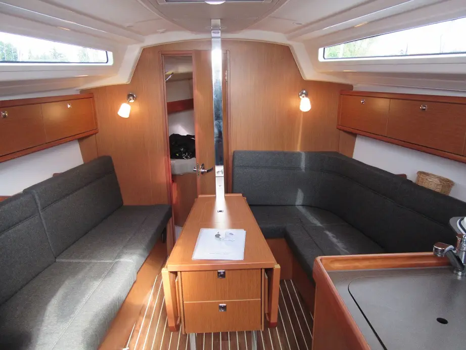 Ilse, Interior image