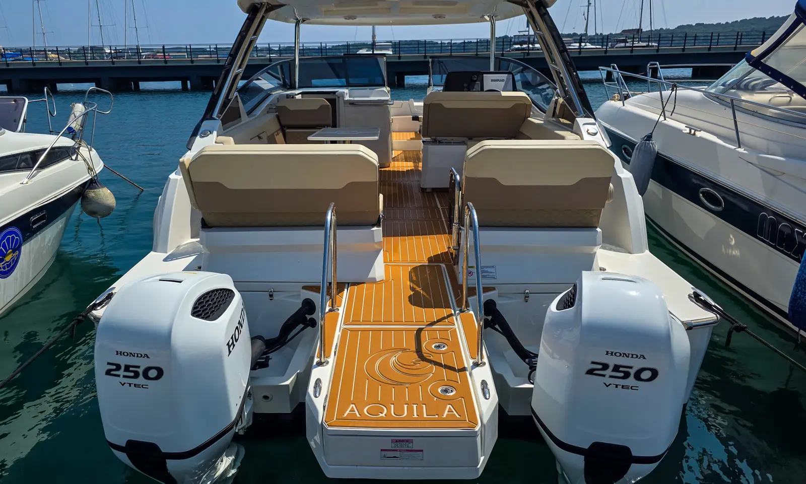 Aquila 32, photograph 6