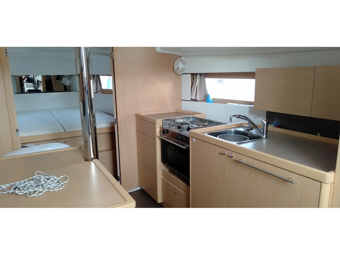 Follia, Interior image