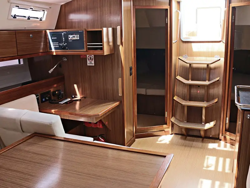 BLUE DREAMS, Interior images