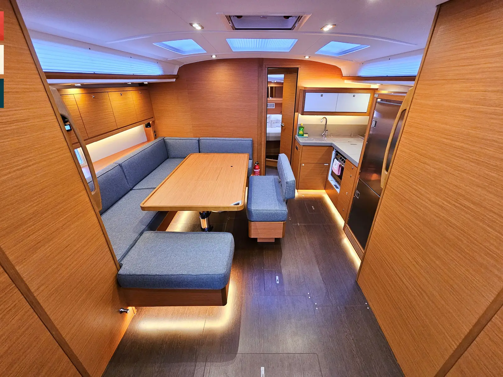 Pavana, Interior image