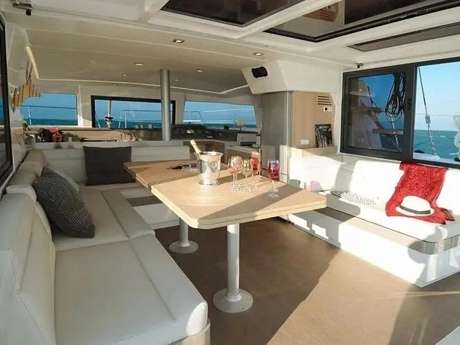 COSTAR, Interior image