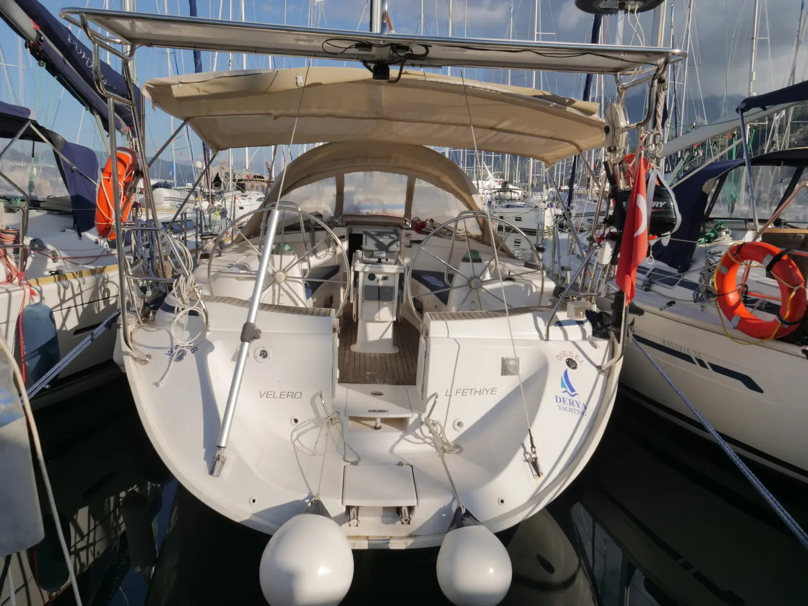 Velero, photograph 11