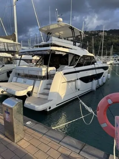 Prestige M48, foto 2