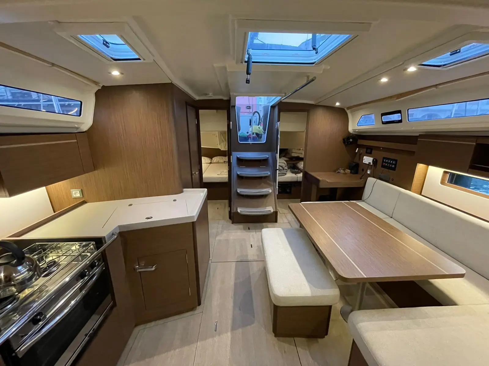 Aurora, Interior image