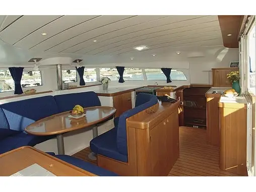 Vega, Interior image