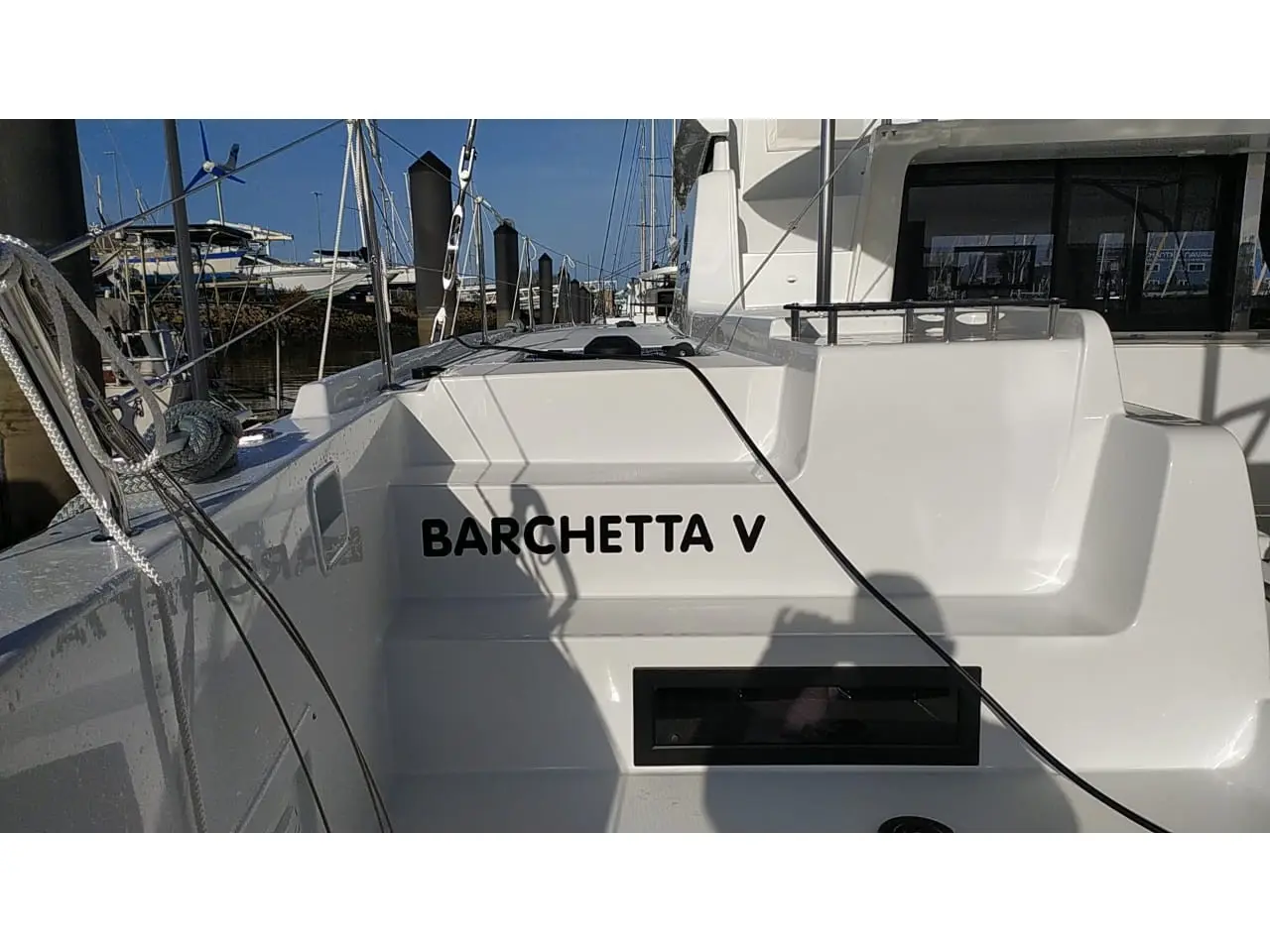 Barchetta V, Main image