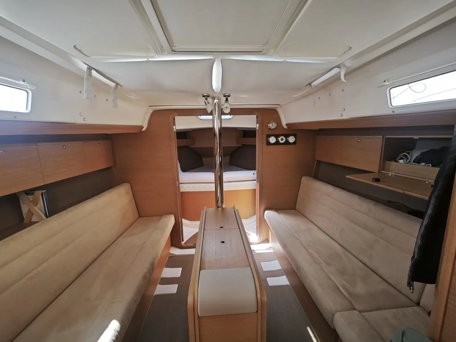 Arkadia, Interior image