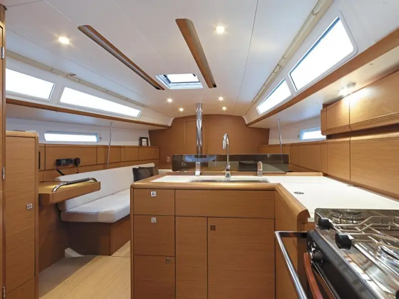 Sunsail 38 Classic, Interior image