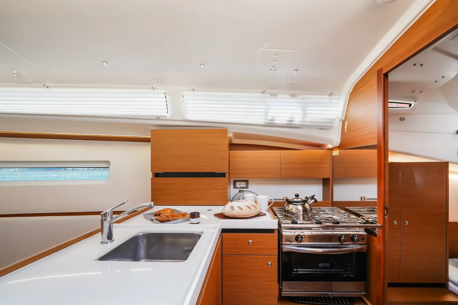 NorthWind 35, photograph 4