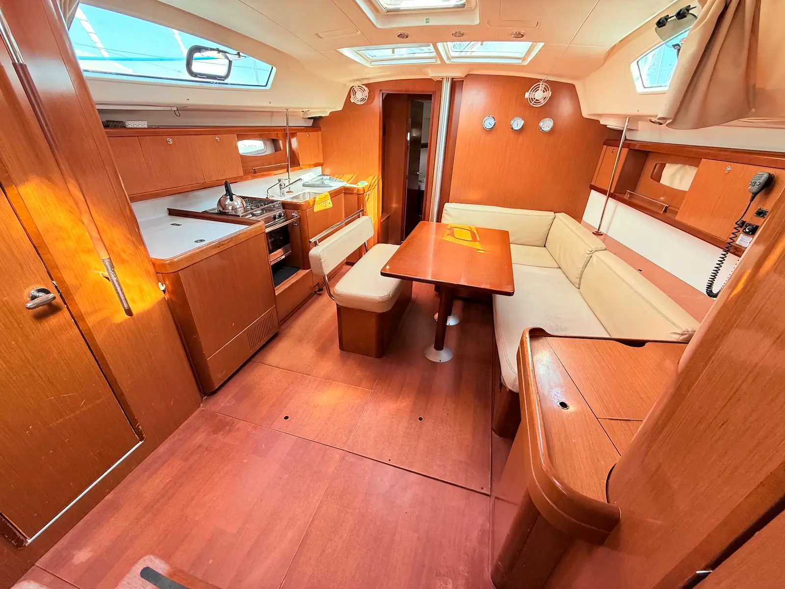 Blue Star II, Interior image