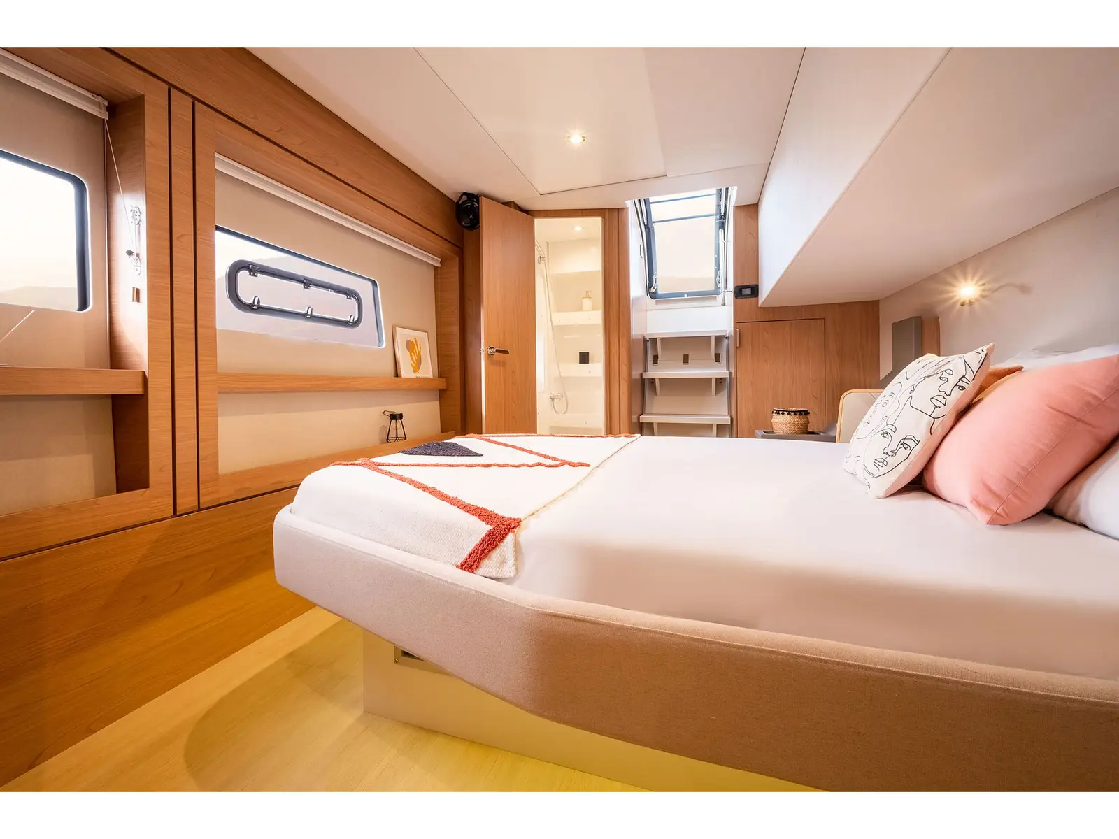 Silver Dolphin, Interior image