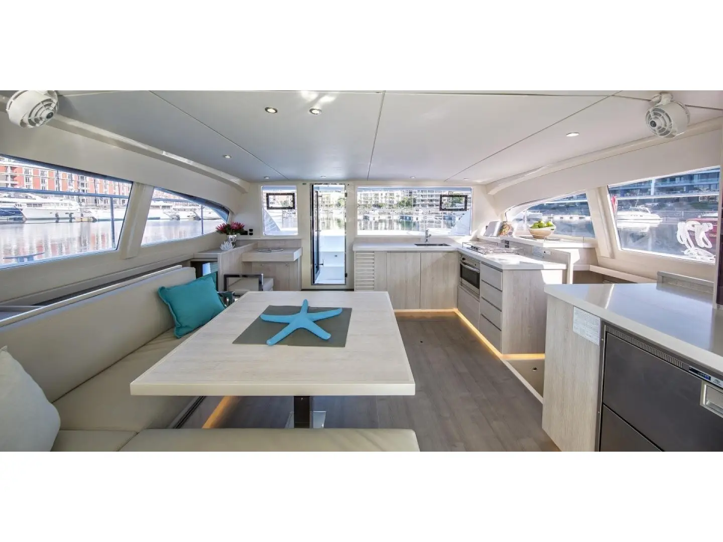 LEOPARD 43 PAULINE POWERCAT , Interior image