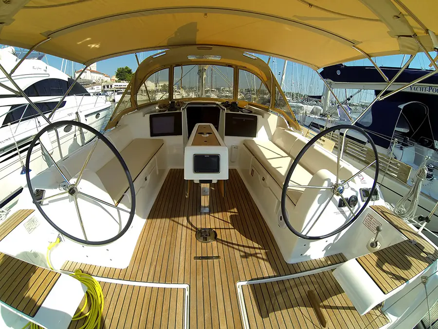 Major Tom, Dufour 382