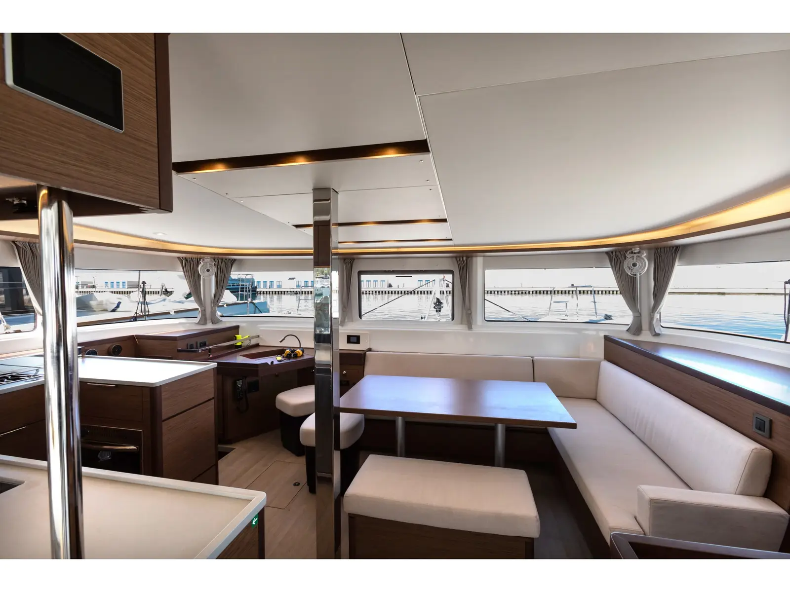 Carruba - Comfort Line , Interior image