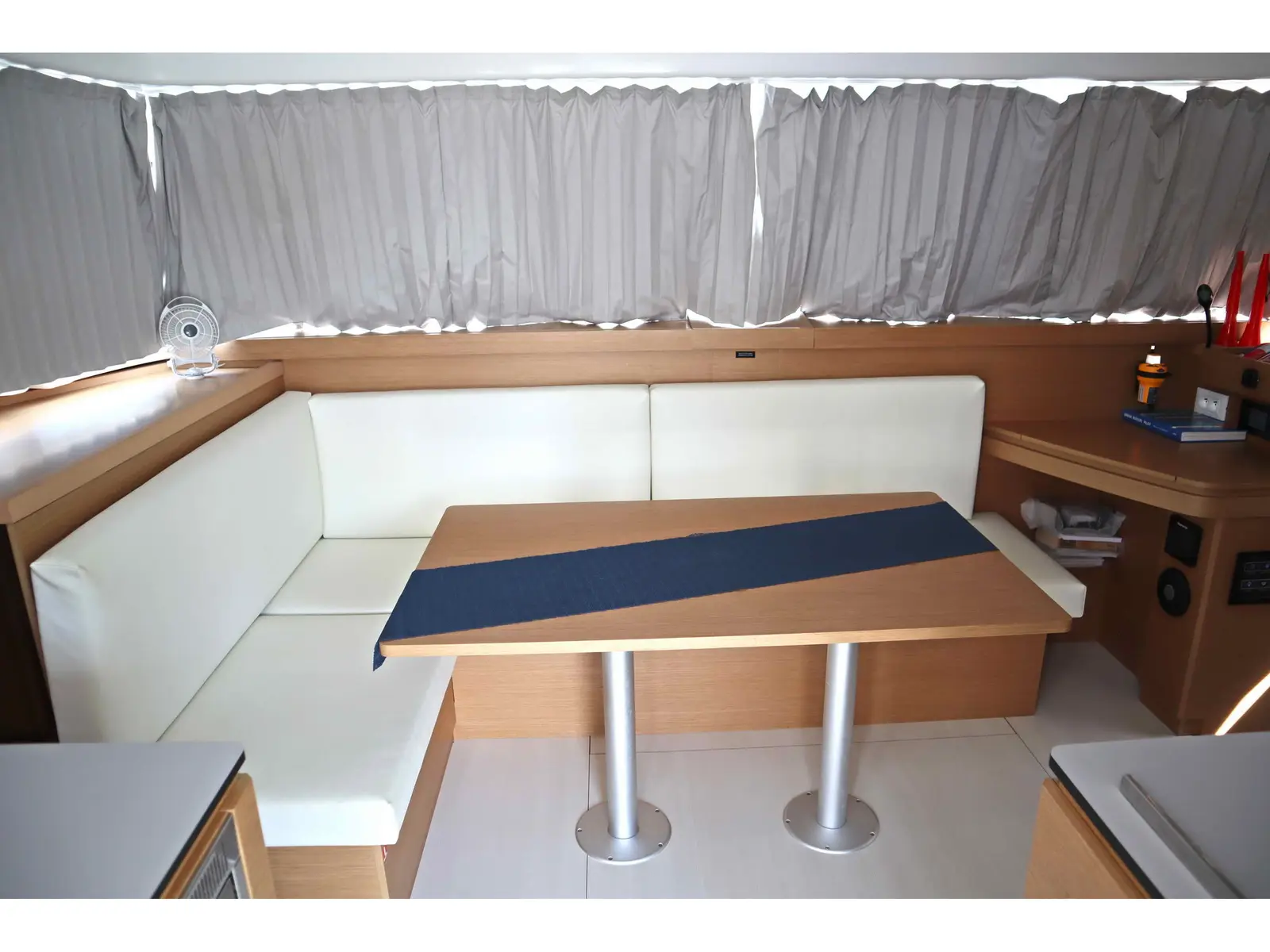 Starfish, Interior image