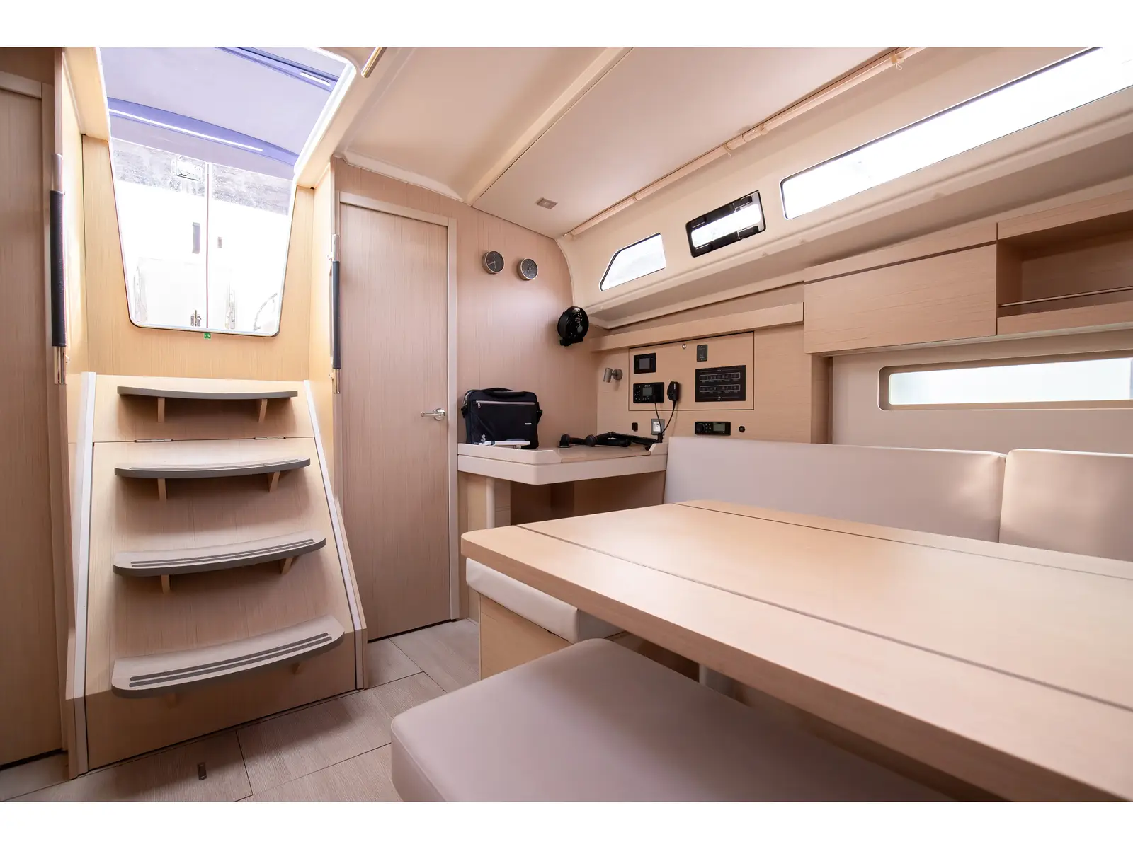 Gea - Standard Line, Interior image