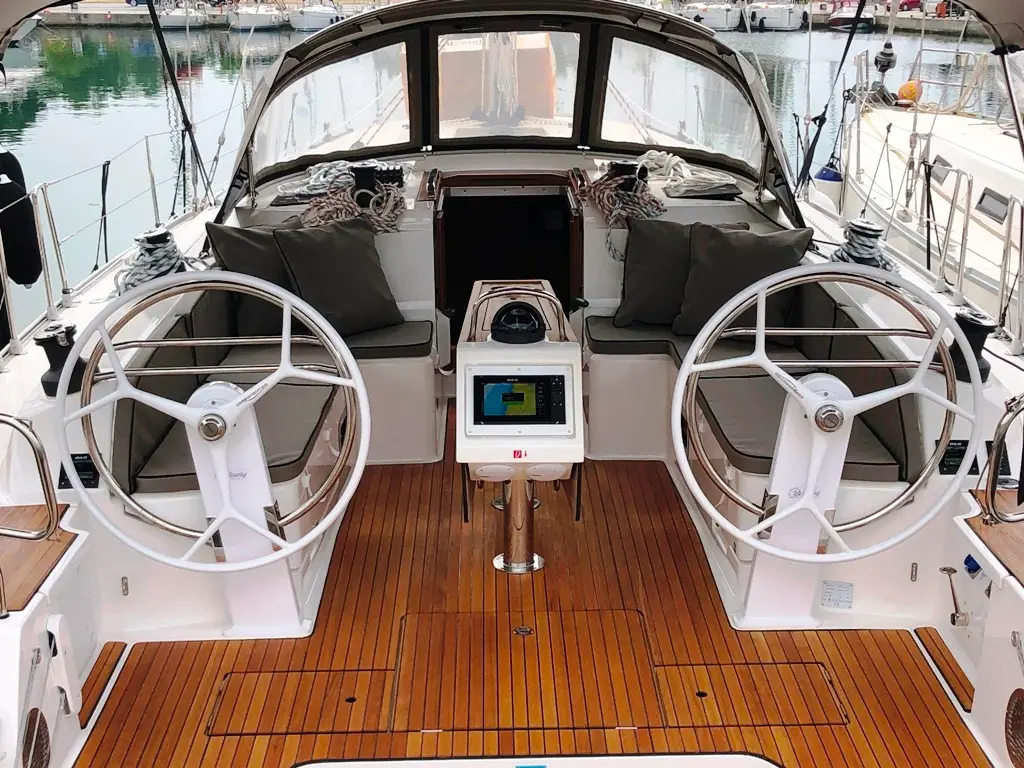 Michael Bavaria 46 Cruiser, photograph 11