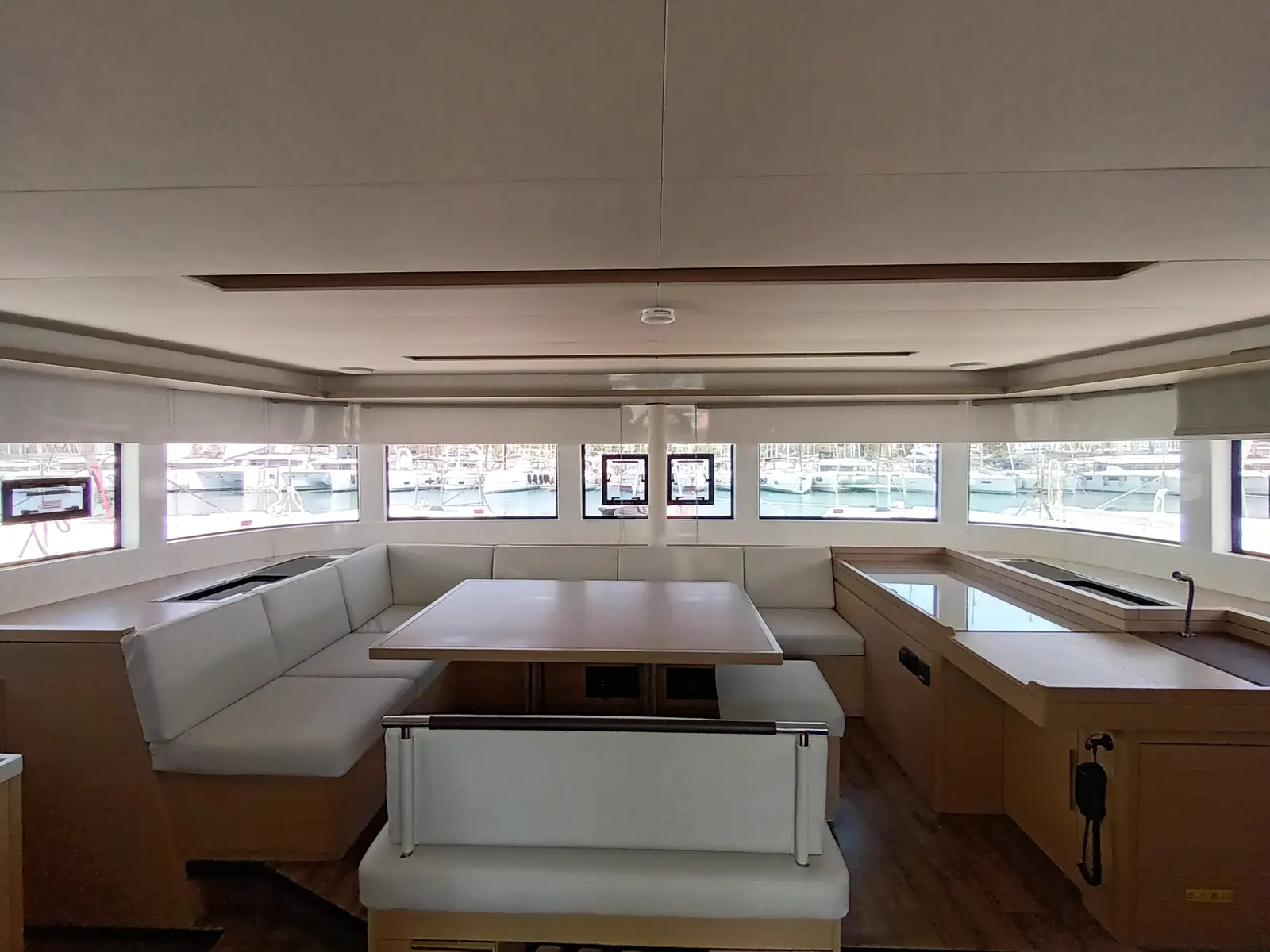 MINOTAVROS, Interior image
