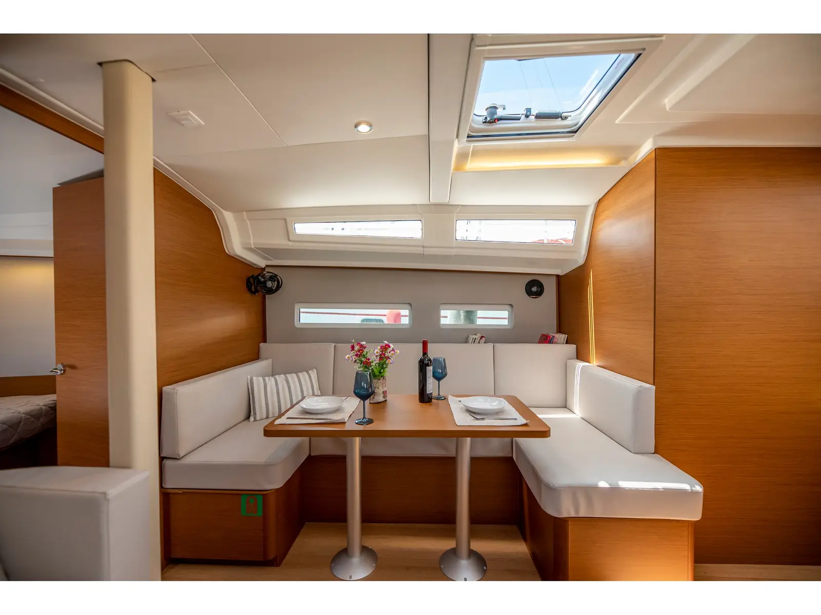 Garfish , Interior image