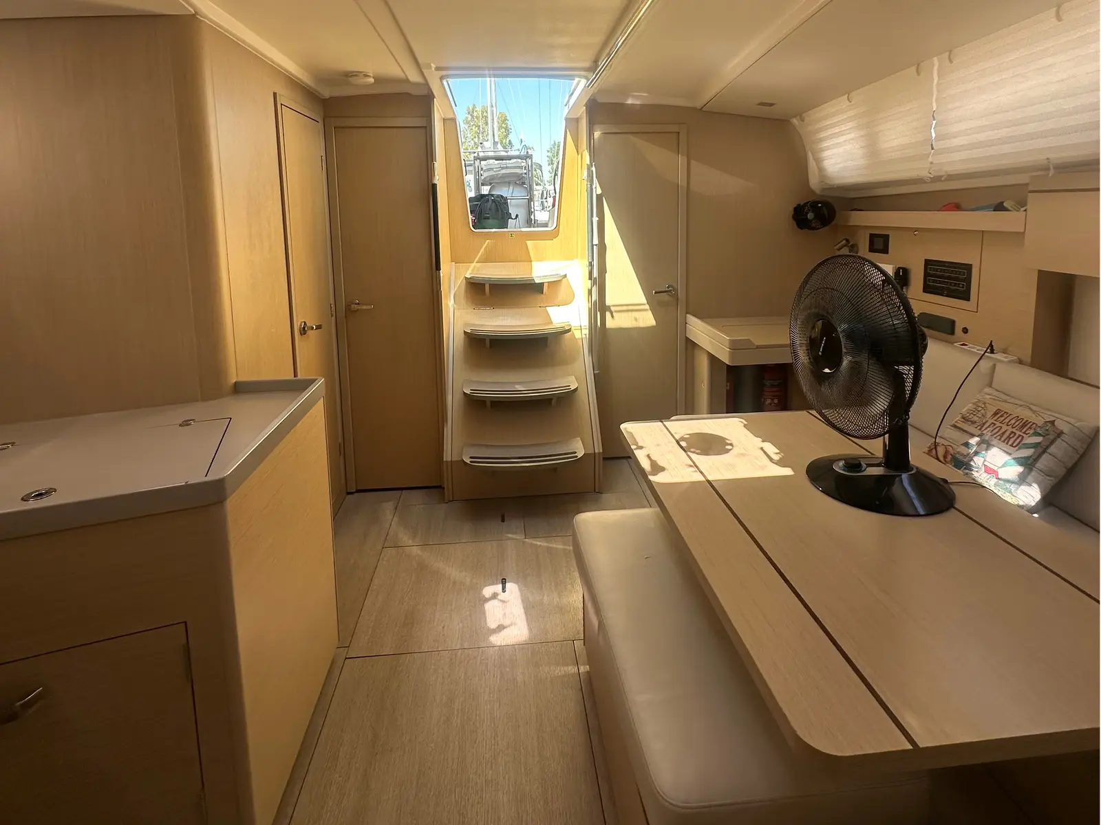 La Mer, Interior image