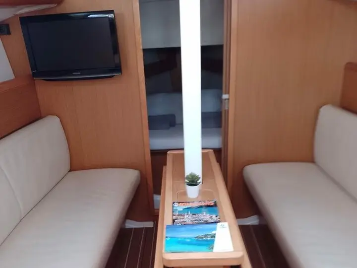 Min Elli, Interior image