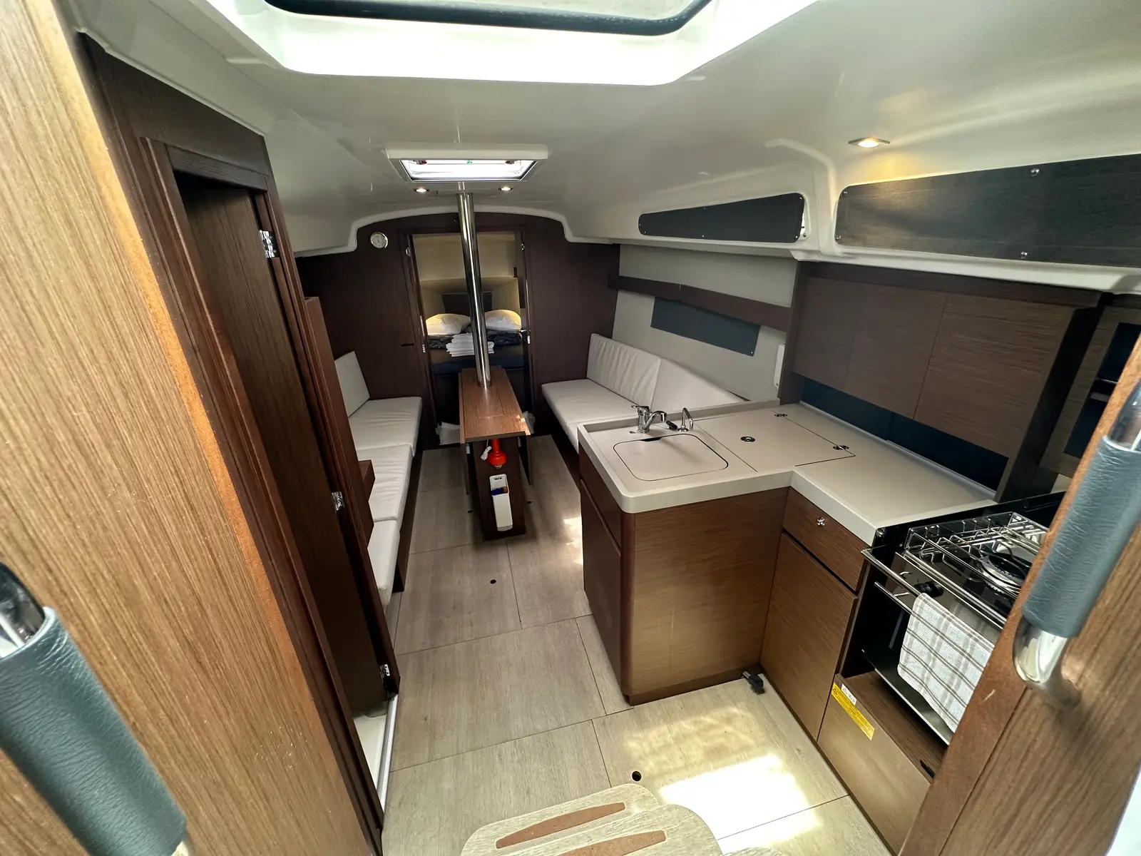 S/Y Aria, Interior image