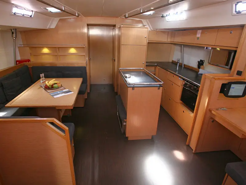 Apollon, Interior image