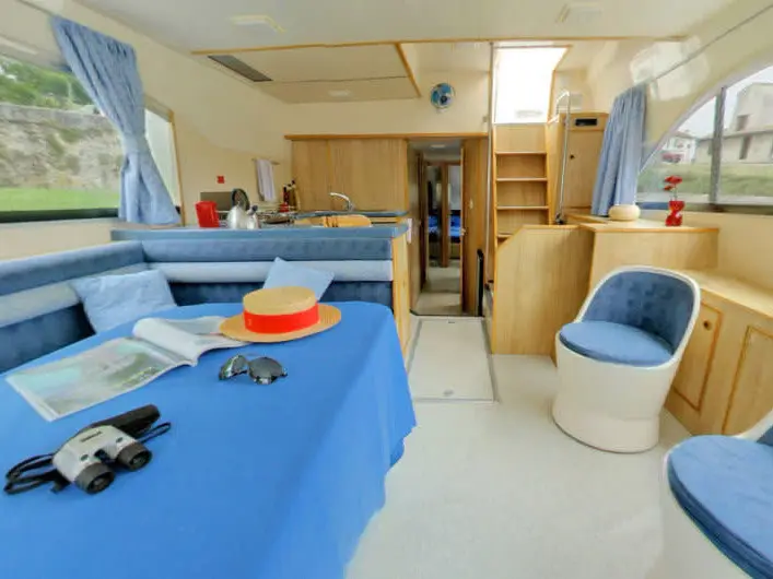 Salsa A - Comfort 13, Interior image