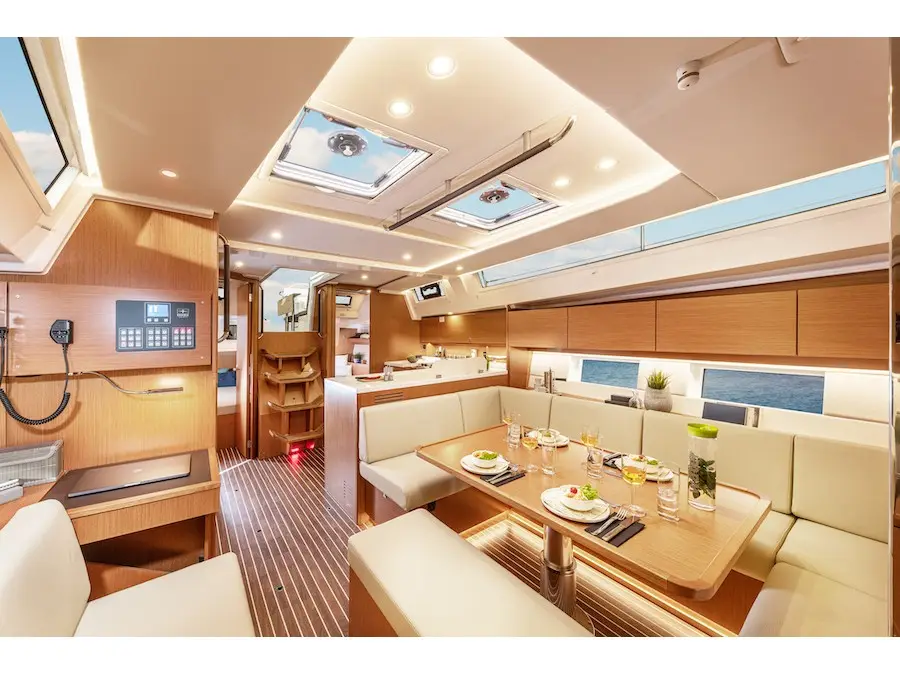 Libertas, Interior image