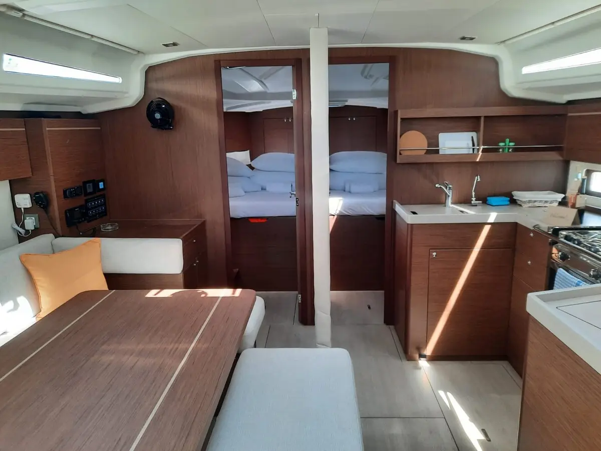ALBIUS, Interior image