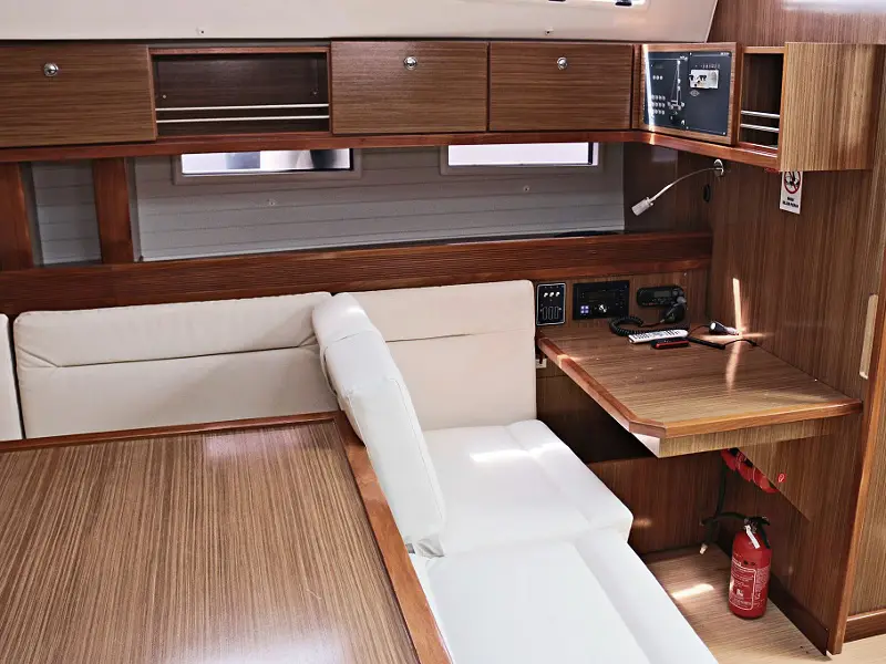 BLUE DREAMS, Interior images