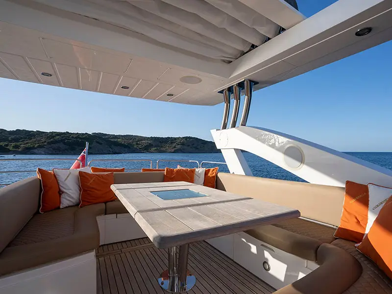 Goldeneye, Sunseeker Manhattan 73