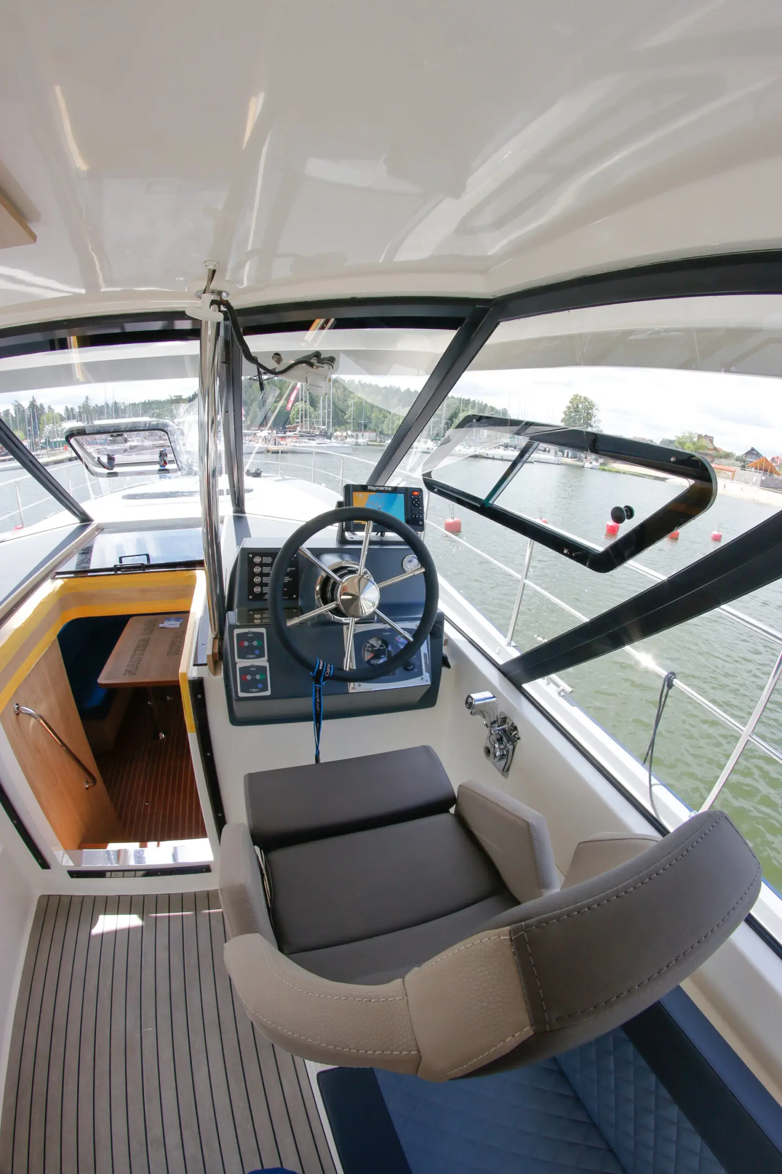 Nautika 1300 Royal, foto 13