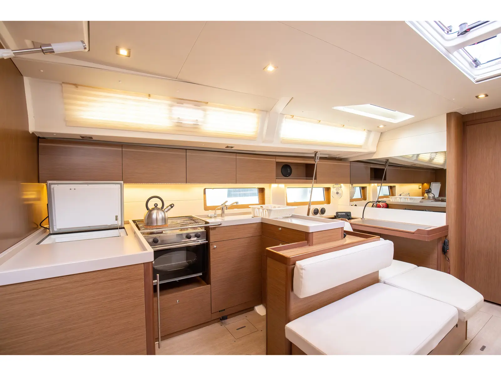 Calipso - Standard Line, Interior image